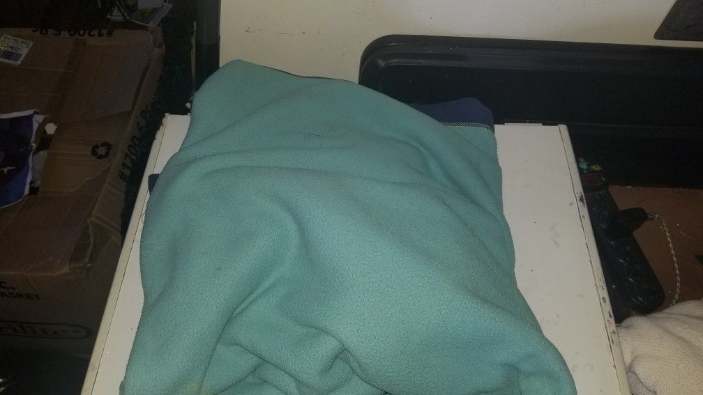 Free sleeping bag and 3 blankets