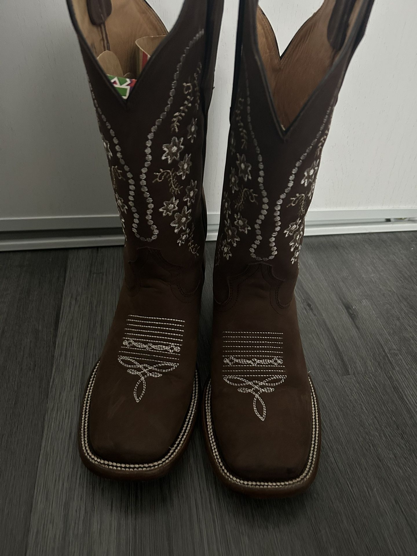 Women Cowboy Boots Size 7/