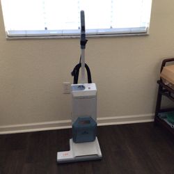 Aerus Electrolux Lux Classic 2-speed Upright  Vacuum Cleaner