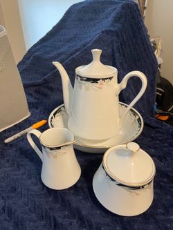 Crown Ming Fine China Coffee Pot Set