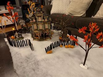 11 piece Department 56 Haloween haunted house scene