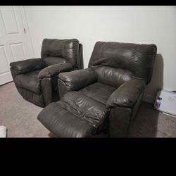 2 Recliner Chairs