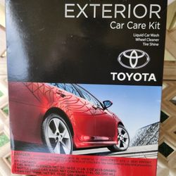 TOYOTA  EXTERIOR  CAR  CARE  KIT 