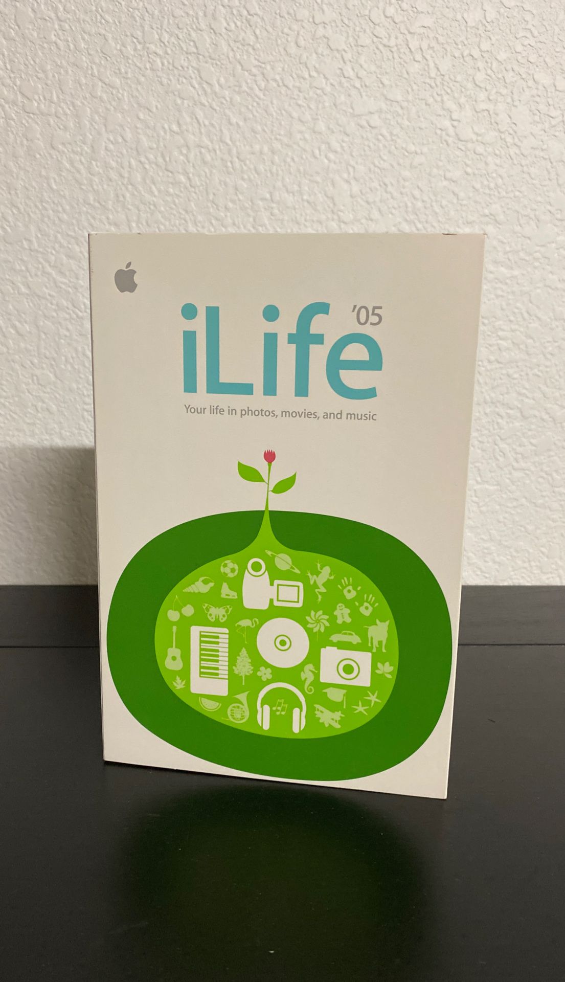 Apple iLife ‘05 Software for Mac - Original Box and Software