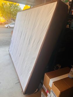 Queen Box Spring Foundation with sturdy metal bedframe