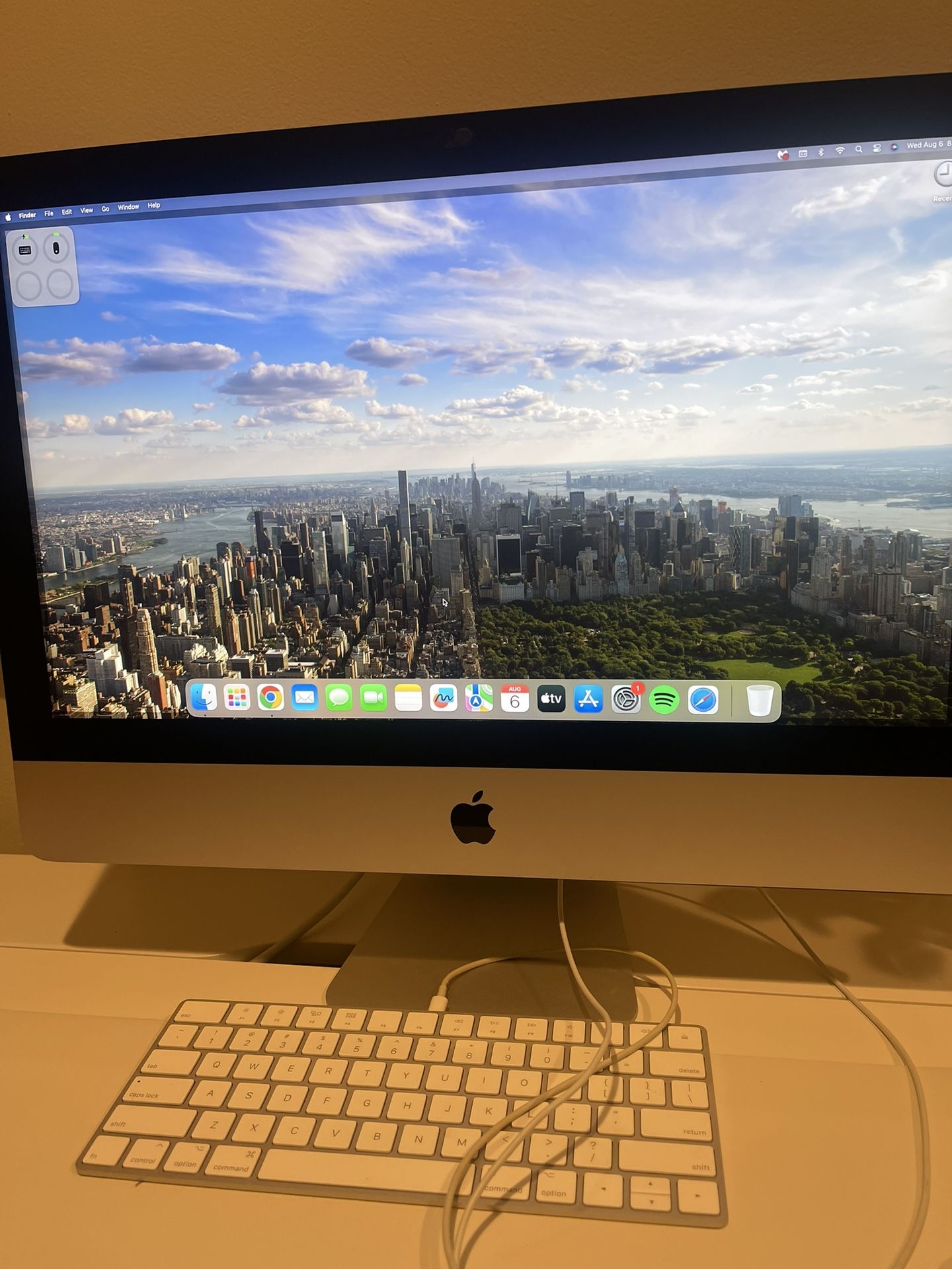 Apple - 21.5" iMac® with Retina 4K display - Intel Core i3 (3.6GHz) - 8GB Memory - 256GB SSD - Silver 