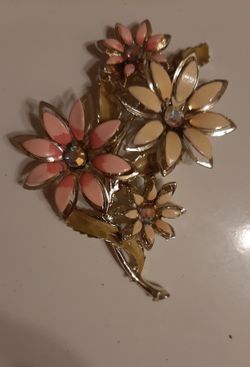 Flower brooch vintage
