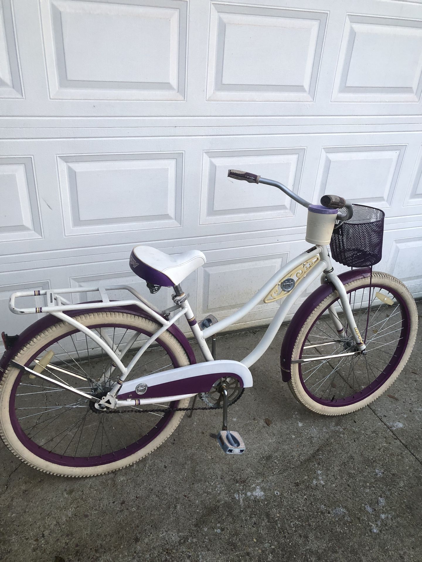 Huffy Deluxe 26 In Beach Cruiser