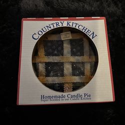 10” COUNTRY KITCHEN 4 WICK PIE CANDLES ( BLUEBERRY PIE )