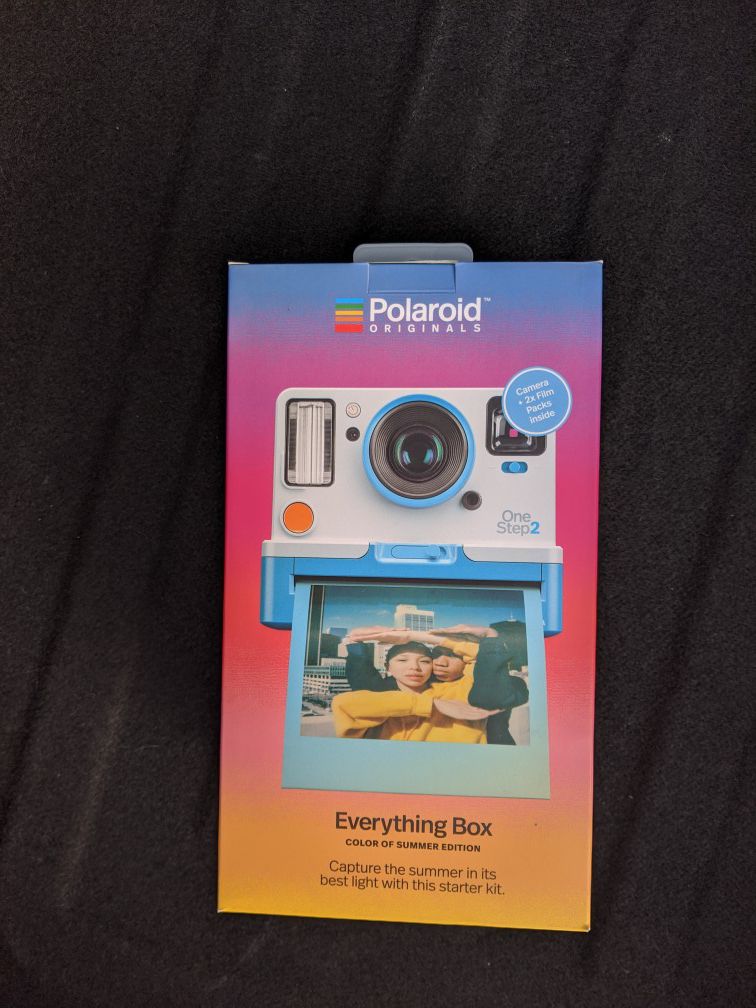 Polaroid OneStep2 Camera Bundle