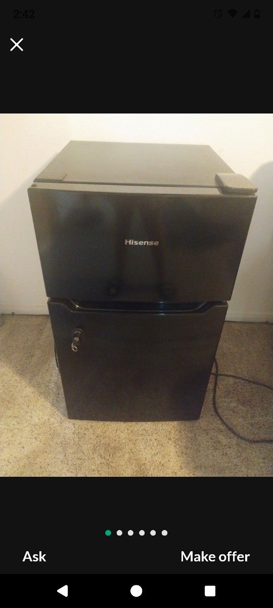 Mini Fridge With Freezer $90 Firm