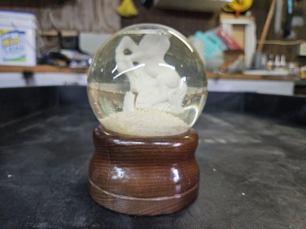 Antique Unicorn Snow Globe Made In Taiwan Wind Up Plays Born Free Song