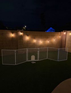 No Pawblems 6 Panel Freestanding Pet Gate W/ Small Pet Door (35th Ave & Bell Rd)
