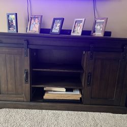 Tv stand 