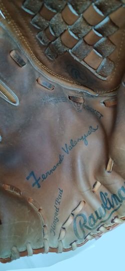 Vintage Fernando Valenzuela Baseball Softball Glove Mitt Leather Rawlings 1980's Los Angeles Dodgers Baseball Signiture Model 