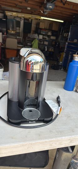 Nespresso Breville Vertuo coffee maker