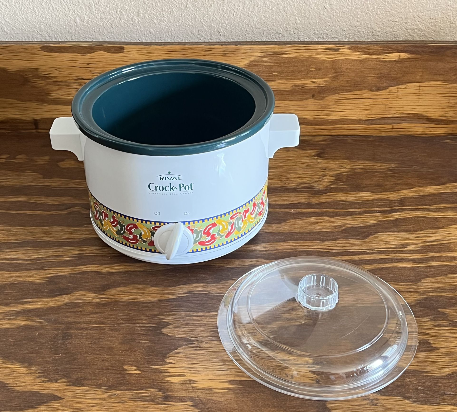 RIVAL 2 QT. SLOW COOKER & 2.5 QT CROCK POT for Sale in Tellico Plains, TN -  OfferUp