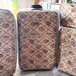 Heys floral luggage set  / travel bag