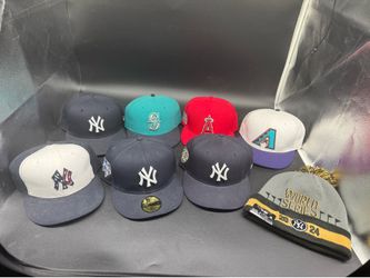 Lot of MLB fitted hats
