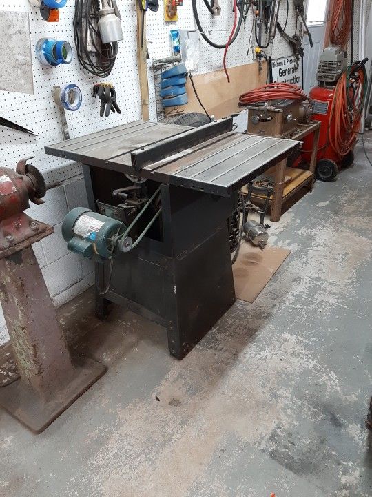 Craftsman 10"table Saw. 1hp,belt Drive