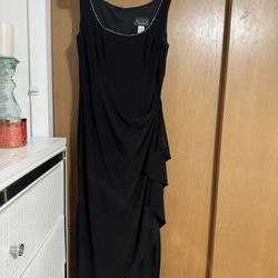 Alex Evenings Long Dress 👗 Size 12 Or Large Stretch, Perfect Conditions Used Once, Zipper on the back..