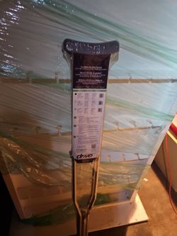 Crutches brand new height 5'2" to 5'10"