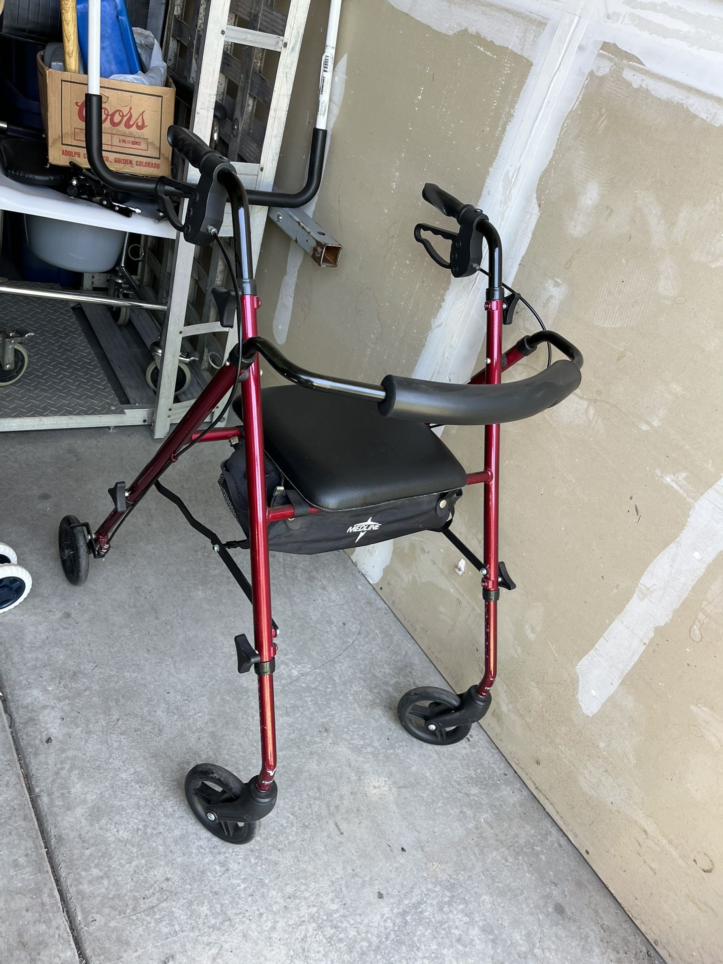Walker/ Seat