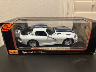 Maisto Special Edition 1997 Dodge Viper GTS-R 1:18th Scale Diecast