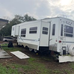 2004 Keystone Cougar 5th Wheel – Slide Out – Everything Works – Clean Title