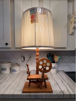 Vintage Spinning Wheel Lamp