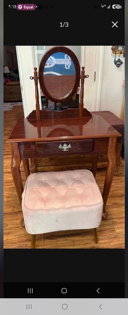 Wooden Vanity Table with Mirror  no stool