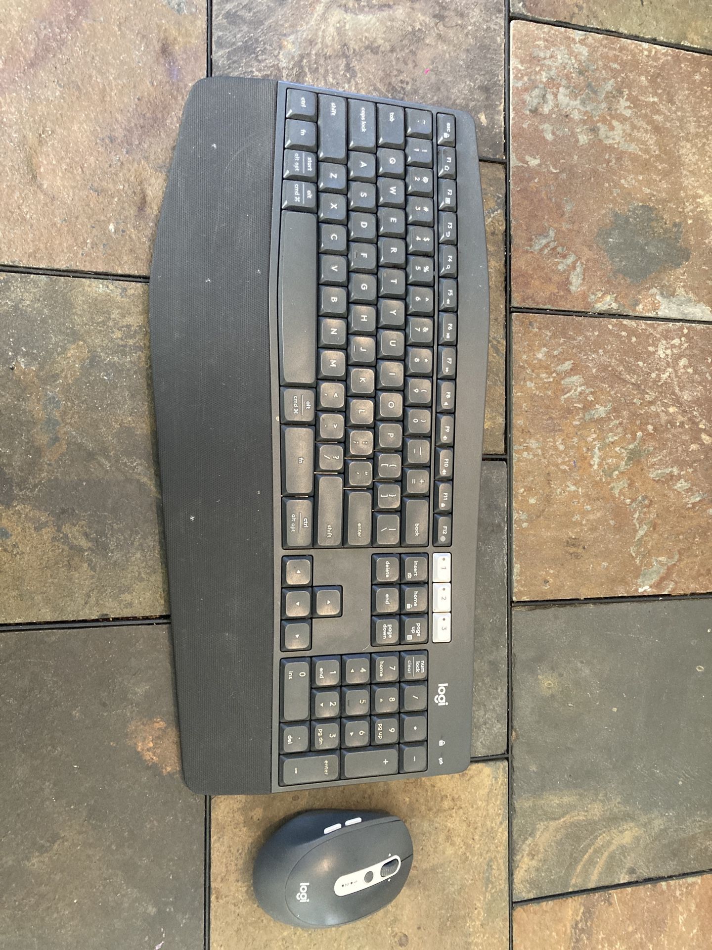 Logi Wireless Keyboard & Mouse