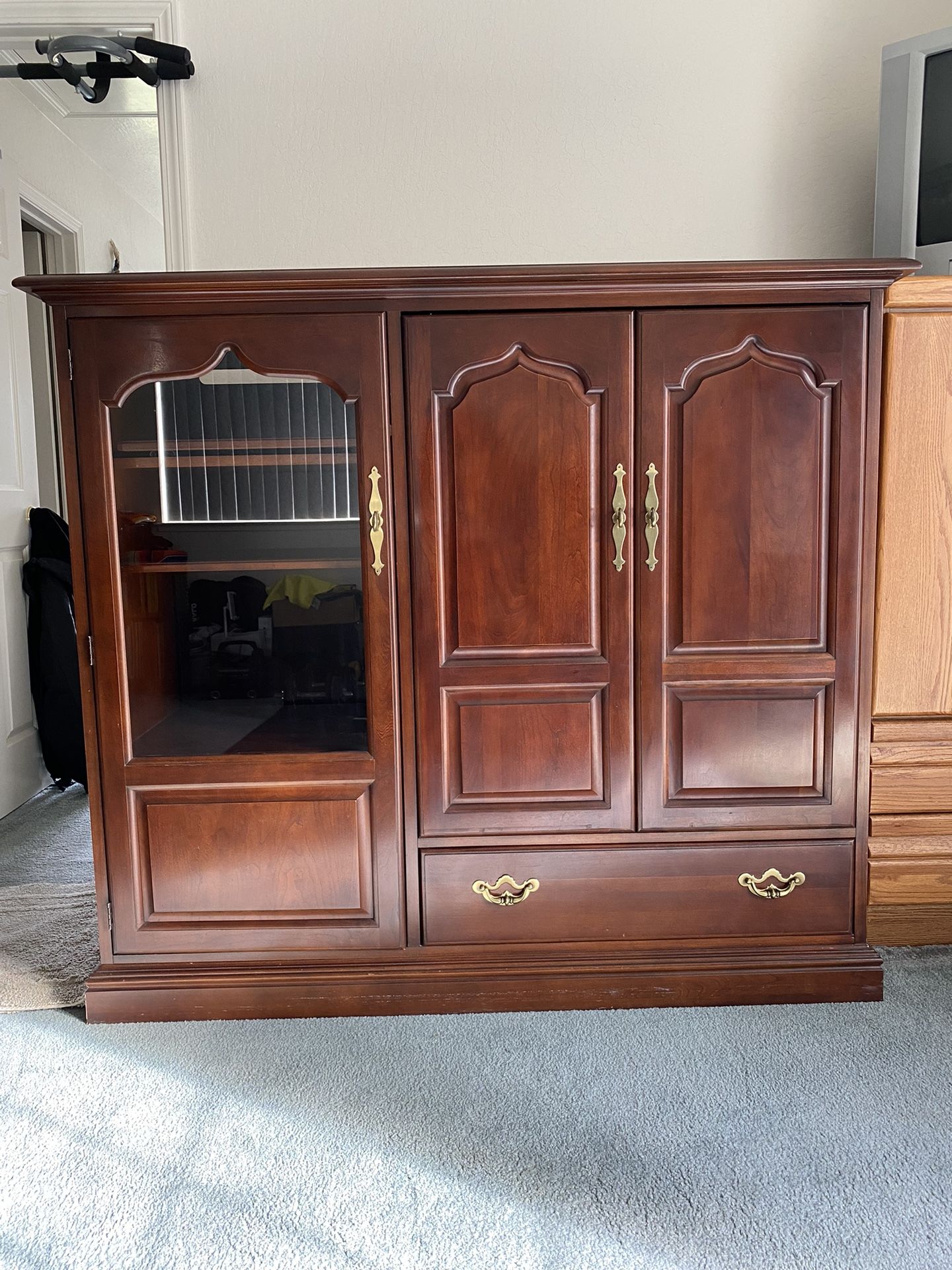 Thomasville Cherry Wood Entertainment Console