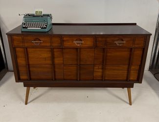 Mid Century Modern 9 Drawer Dresser Credenza