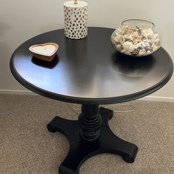 Ethan Allen end Table