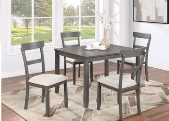 4-person dining set