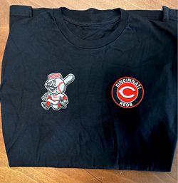 black cincinnati reds shirt