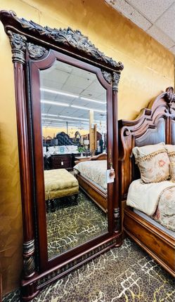 AICO By Michael Amini VILLA VALENCIA Floor Mirror