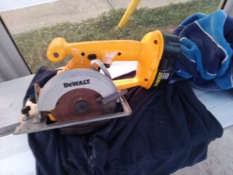 18 volt DeWalt saw