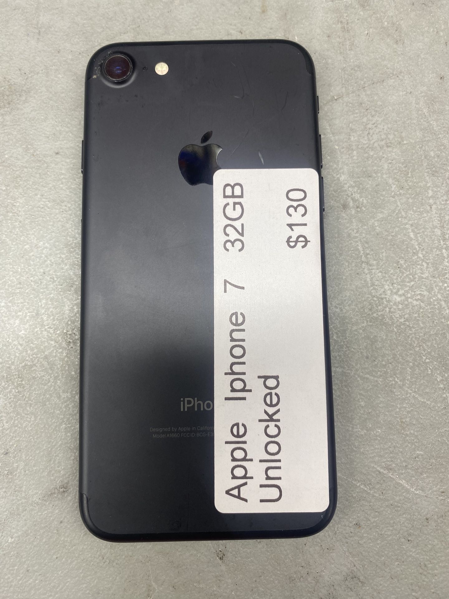 Apple iPhone 7 32gb Unlocked Works With All Carriers And International