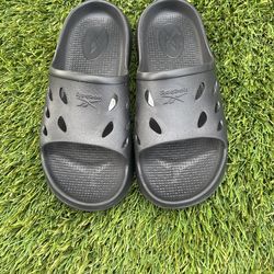 Reebok Sandals 10