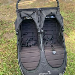 Double Stroller Baby Jogger 