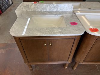 Collette 30 in. Single Sink Cinnamon Oak Bath Vanity with White Carrara Marble Top