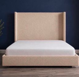 Queen bed frame / cama beige de tela
