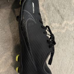 Nike Girls Soccer Cleats 7