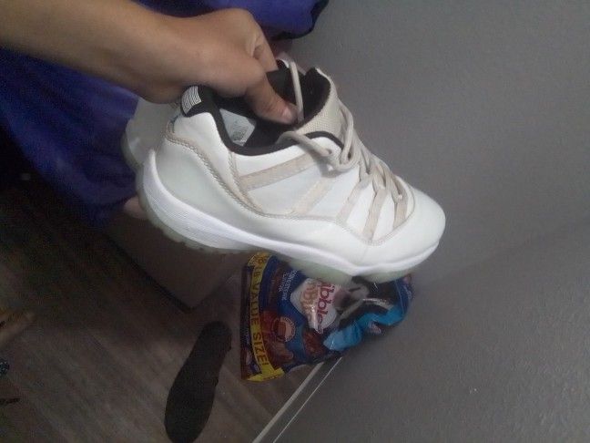 Jordan 11s Size 9
