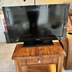 2 End Tables  32” TV