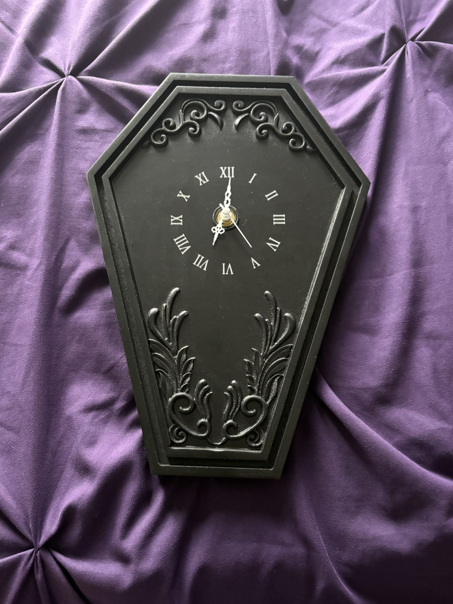 Coffin clock