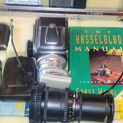 Hasselblad 500 C/M  CAMRRA AND ACCESSORIES
