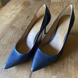 Calvin Klein Gayle Navy Blue Leather Pumps Size 9 for Sale in Edgewater, FL  - OfferUp